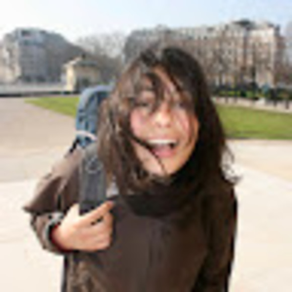 Meet your Posher, Claudia - Picture 1 of 1